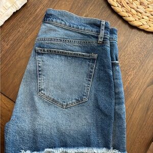 LOFT Medium Wash SHORTS size  28 size 6